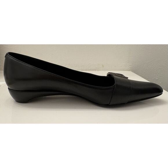 Banana Republic Women’s Black Leather Pointed Toe Flats Buckle Detail Size 7.5 - Picture 9 of 13